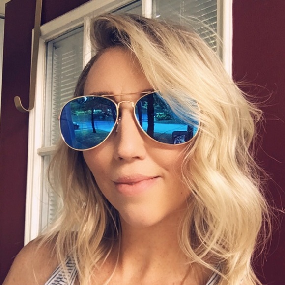 Meet your Posher, Halley - Picture 1 of 1